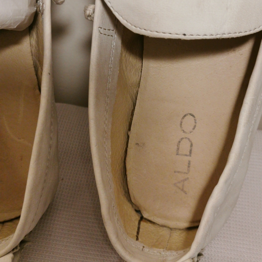 New condition Aldo